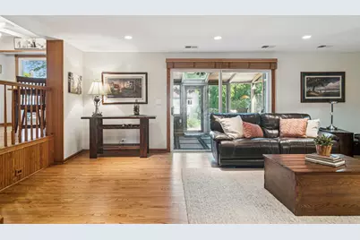 1102 E Waverly Drive, Arlington Heights, IL 60004 - Photo 13