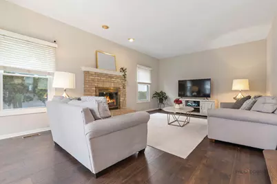 2955 Roslyn Lane E, Buffalo Grove, IL 60089 - Photo 11