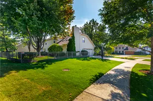 2310 Wyndham Ct, Aurora, IL 60504 - Photo 3