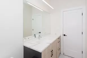 3762 S Indiana Ave, Chicago, IL 60653 - Photo 17