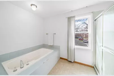 174 Edgewater Court, Montgomery, IL 60538 - Photo 25