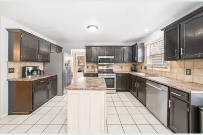 174 Edgewater Court, Montgomery, IL 60538 - Photo 17