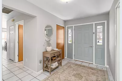 174 Edgewater Court, Montgomery, IL 60538 - Photo 5