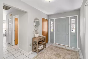 174 Edgewater Ct, Montgomery, IL 60538 - Photo 5