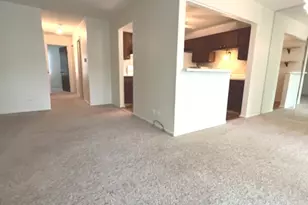 225 Deerpath Ct, Schaumburg, IL 60193 - Photo 5