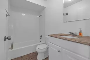 4901 Golf Rd, Skokie, IL 60077 - Photo 17