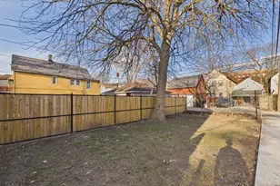 8747 S Escanaba Ave, Chicago, IL 60617 - Photo 33