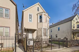 8747 S Escanaba Ave, Chicago, IL 60617 - Photo 3