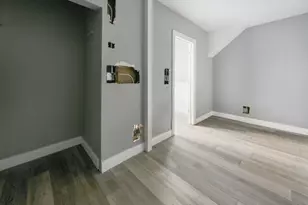 8747 S Escanaba Ave, Chicago, IL 60617 - Photo 15