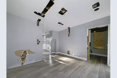 8747 S Escanaba Avenue, Chicago, IL 60617 - Photo 9