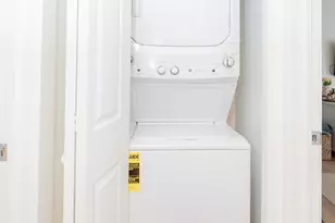 2201 N Cleveland Ave, Chicago, IL 60614 - Photo 9