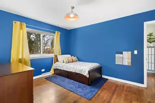 392 E St Charles Rd, Elmhurst, IL 60126 - Photo 13