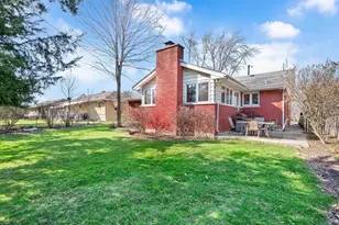 392 E St Charles Rd, Elmhurst, IL 60126 - Photo 25