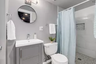 392 E St Charles Rd, Elmhurst, IL 60126 - Photo 21