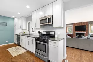 392 E St Charles Rd, Elmhurst, IL 60126 - Photo 7