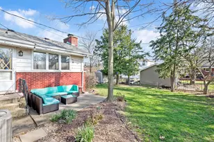 392 E St Charles Rd, Elmhurst, IL 60126 - Photo 23