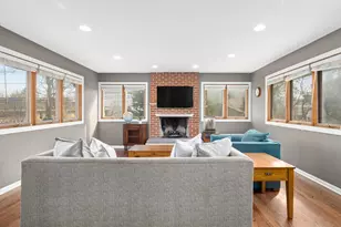 392 E St Charles Rd, Elmhurst, IL 60126 - Photo 5