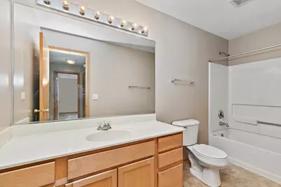 219 Silverstone Drive #219, Carpentersville, IL 60110 - Photo 7