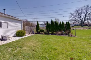 51 W Rozanne Dr, Addison, IL 60101 - Photo 27