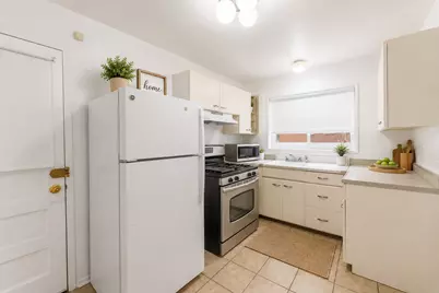 6035 N Damen Avenue #109, Chicago, IL 60659 - Photo 13