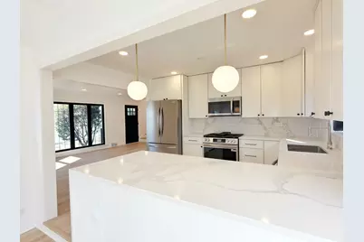 219 E Berkshire Avenue, Lombard, IL 60148 - Photo 7