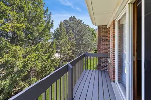 1659 N Belmont Ct, Arlington Heights, IL 60004 - Photo 19