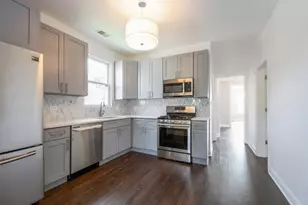 4226 N Bernard St, Chicago, IL 60618 - Photo 3