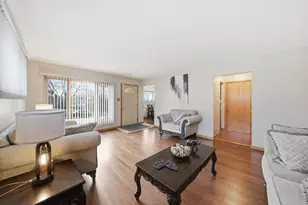 17218 Hillside Ave, Hazel Crest, IL 60429 - Photo 5