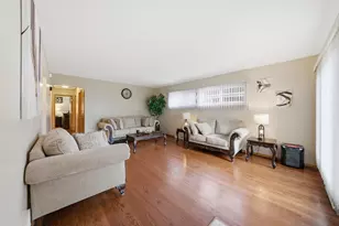 17218 Hillside Ave, Hazel Crest, IL 60429 - Photo 3