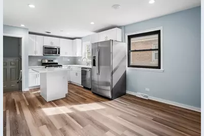 12321 S Green Street, Calumet Park, IL 60827 - Photo 7