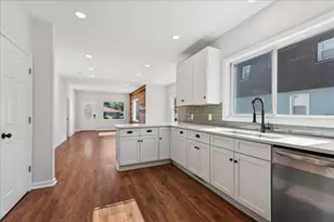 1015 Oakland Ave, Joliet, IL 60435 - Photo 5