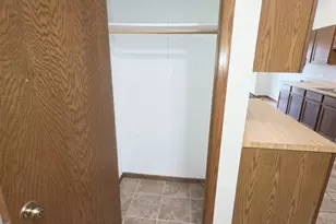 9950 Treetop Dr, Orland Park, IL 60462 - Photo 5