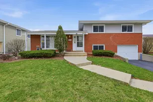 843 S School St, Lombard, IL 60148 - Photo 1