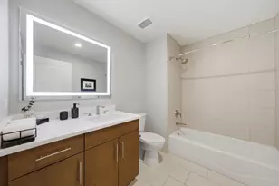 850 N Lake Shore Dr, Chicago, IL 60611 - Photo 33