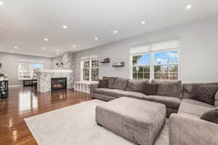 770 Lambert Ln, Bartlett, IL 60103 - Photo 5