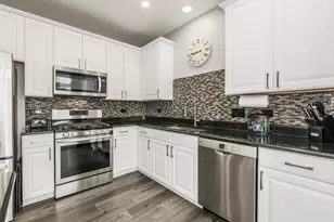 770 Lambert Ln, Bartlett, IL 60103 - Photo 3