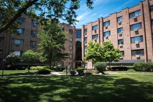 5348 N Cumberland Ave, Chicago, IL 60656 - Photo 1