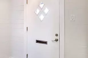 6503 N Maplewood Ave, Chicago, IL 60645 - Photo 3