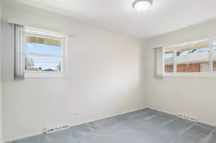 589 Jon Ln, Des Plaines, IL 60016 - Photo 13