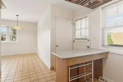 589 Jon Lane, Des Plaines, IL 60016 - Photo 9