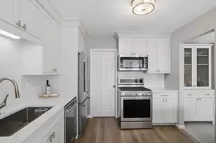 549 Williamsburg Ct, Wheeling, IL 60090 - Photo 11