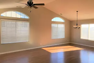 1609 Fredericksburg Ln, Aurora, IL 60503 - Photo 5