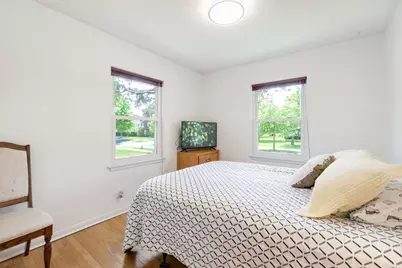 913 S Mitchell Avenue, Elmhurst, IL 60126 - Photo 7