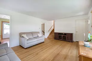 913 S Mitchell Ave, Elmhurst, IL 60126 - Photo 3
