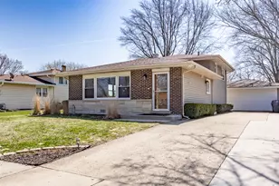 751 Leaf Ct, Bartlett, IL 60103 - Photo 1