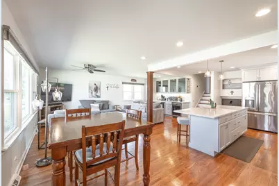 751 Leaf Court, Bartlett, IL 60103 - Photo 3