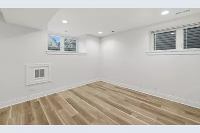 2342 N Lawndale Avenue, Chicago, IL 60647 - Photo 7