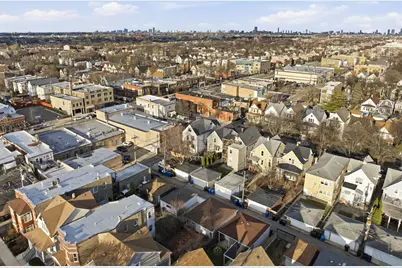 2342 N Lawndale Avenue, Chicago, IL 60647 - Photo 35