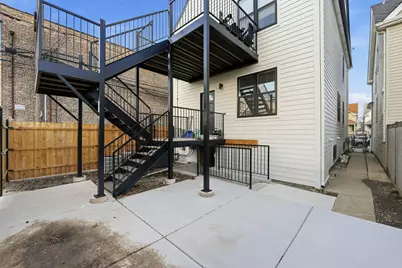 2342 N Lawndale Avenue, Chicago, IL 60647 - Photo 29