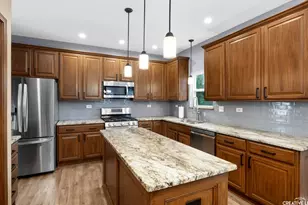 1524 W Mooseheart Rd, North Aurora, IL 60542 - Photo 9